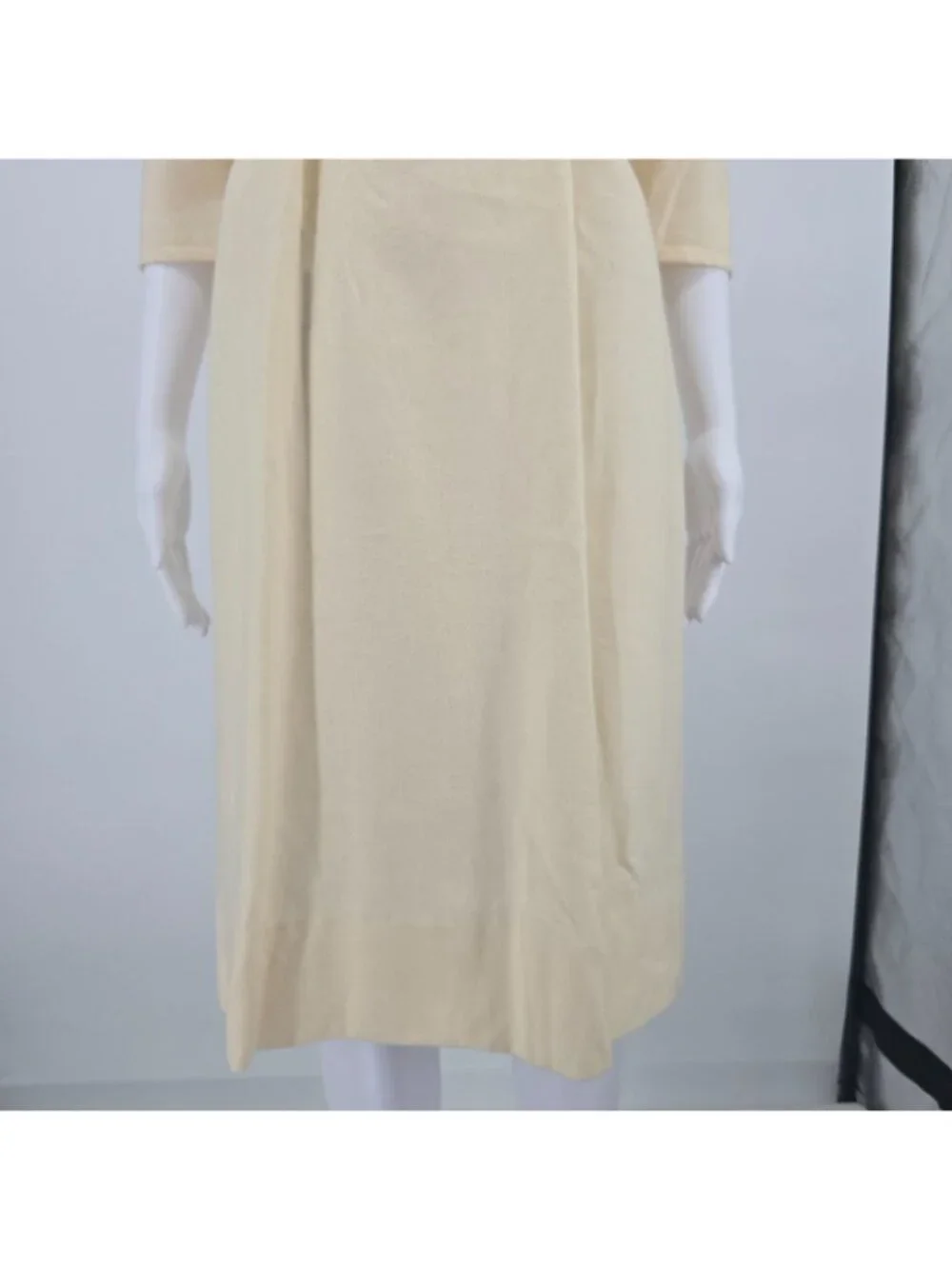 Vintage 1960s Cream Wool Jackie-Style 3/4 Sleeve Sheath Dress (S) *Fair